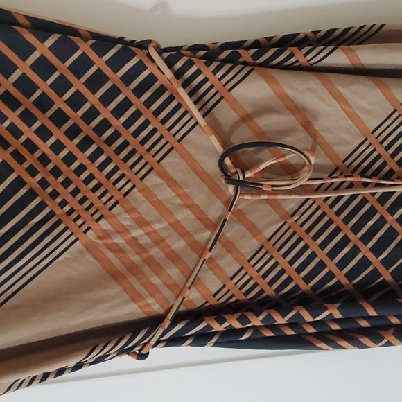 Sleeveless Cowl Dress - Picture 3 of 7